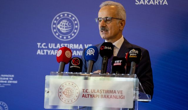 Bakan Uraloğlu, Sakarya'da havacılık zirvesinde konuştu...