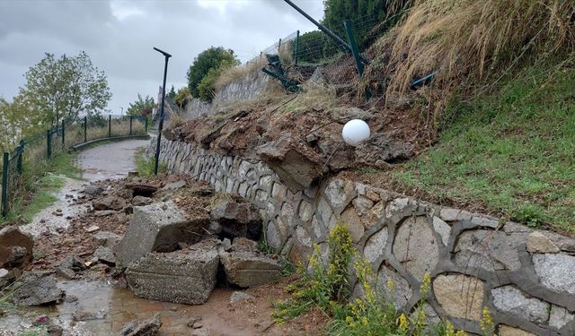 Yalova'da sağanak hayatı olumsuz etkiledi