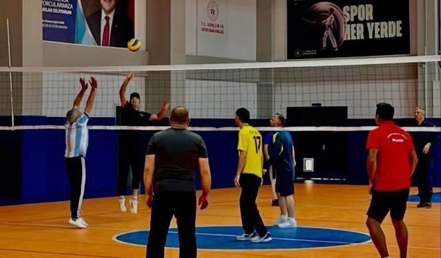 Bilecik'te kurumlar voleybol maçında buluştu