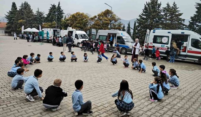 Bilecik'te minik öğrencilere sağlık eğitimi