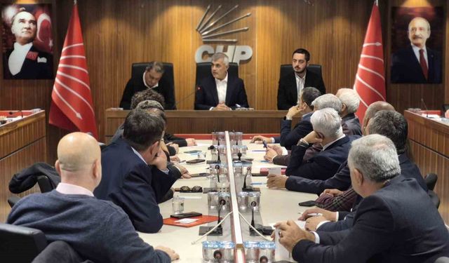 CHP İstanbul İl Başkanı Yüksel, ilçe başkanlarıyla saha çalışmalarını görüştü