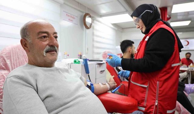 Elazığ Medilines Hastanesi ve Türk Kızılayı'ndan ortak kan bağışı etkinliği