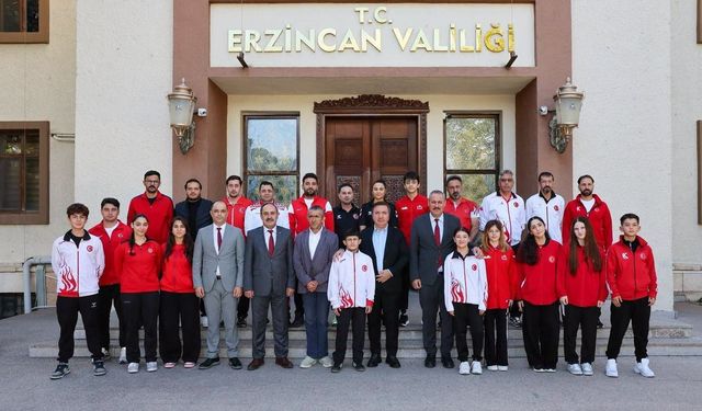 Erzincan Valisi Aydoğdu, başarılı sporcuları kabul etti