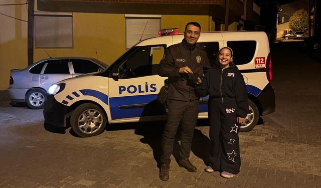 Gediz'de 11 yaşındaki küçük kız bulduğu para dolu cüzdanı polise teslim etti