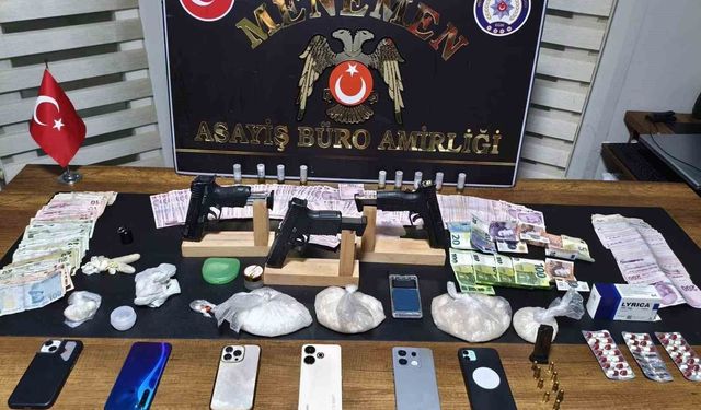 İzmir'de uyuşturucu ve silah operasyonu: 5 gözaltı