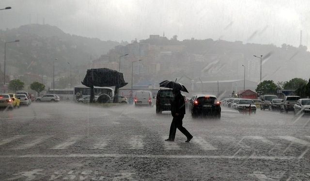Meteoroloji'den Erzincan, Erzurum ve Bayburt için kuvvetli yağış uyarısı