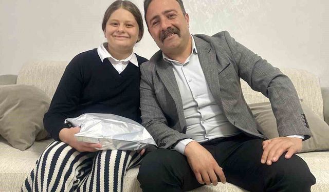 Şehit kızlarına Dünya Kız Çocukları Günü'nde anlamlı jest