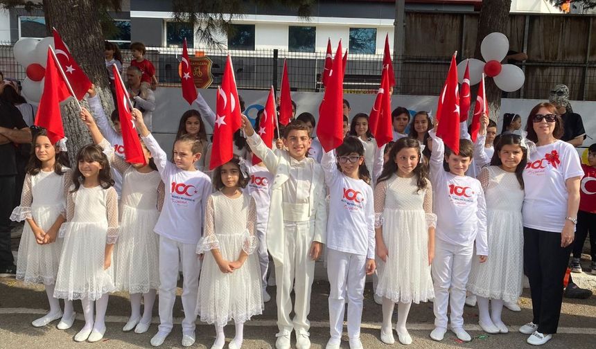 Atatürk İlkokulu'ndan 100.yıl gösterisi
