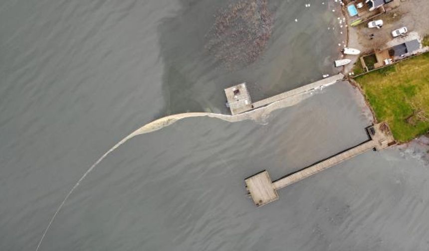 CHP’li Curoğlu, Sapanca Gölü'ndeki akaryakıt sızıntısına dikkat çekti