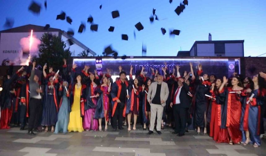 Diyarbakır Final Okulları’nda mezuniyet töreni