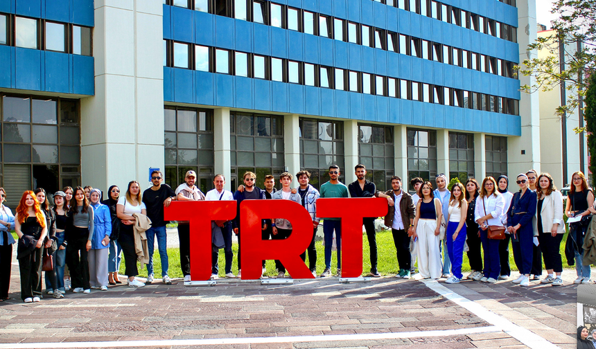 SUBÜ öğrencileri teknik gezi için TRT’deydi