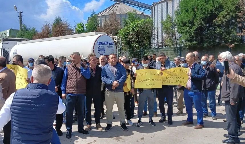 Akyazı'da Fabrika Protestosu!