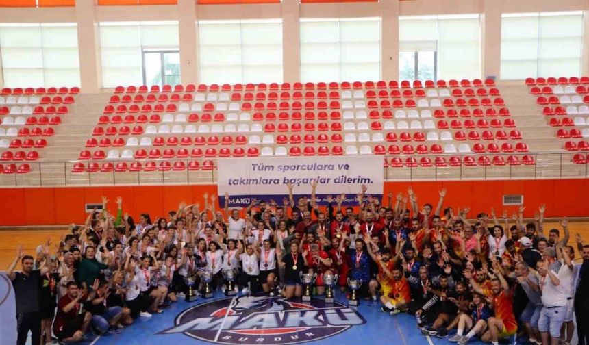 İşitme Engelliler Türkiye Hentbol Şampiyonası’nda birinciler belli oldu