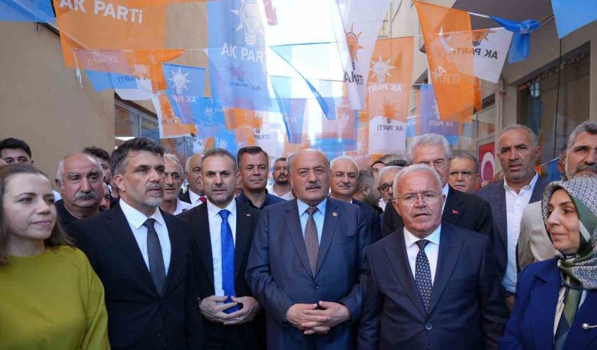 AK Parti Erzincan İl Başkanlığında bayrak değişimi