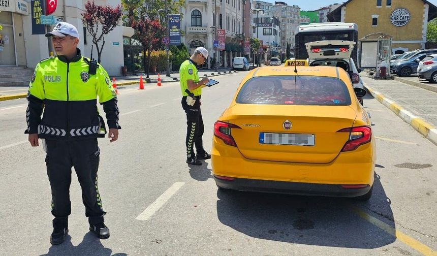 Bandırma’da trafik denetimlerinde 59 sürücünün ehliyetine el konuldu
