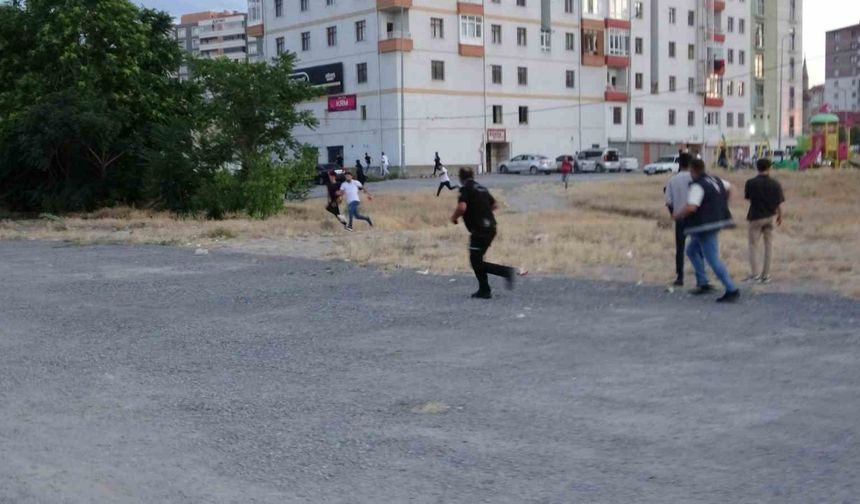 Kayseri’de çıkan olaylarda 21 polis ve 1 itfaiye personeli yaralandı