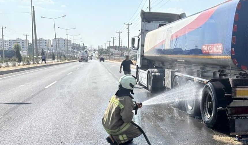Mardin’de yakıt yüklü tanker alev aldı