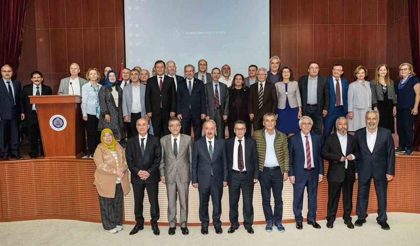 Atatürk Üniversitesi tıp fakültesi mezunları 40 yıl sonra bir araya geldi