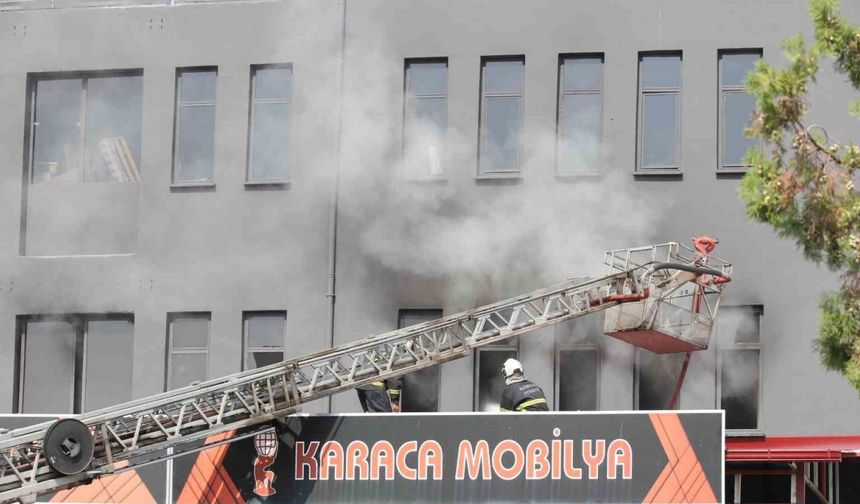 Samsun’da mobilya fabrikasında yangın