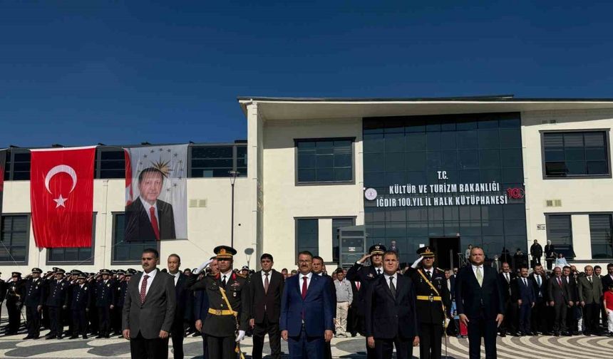 29 Ekim Cumhuriyet Bayramı çelenk sunma töreni düzenlendi