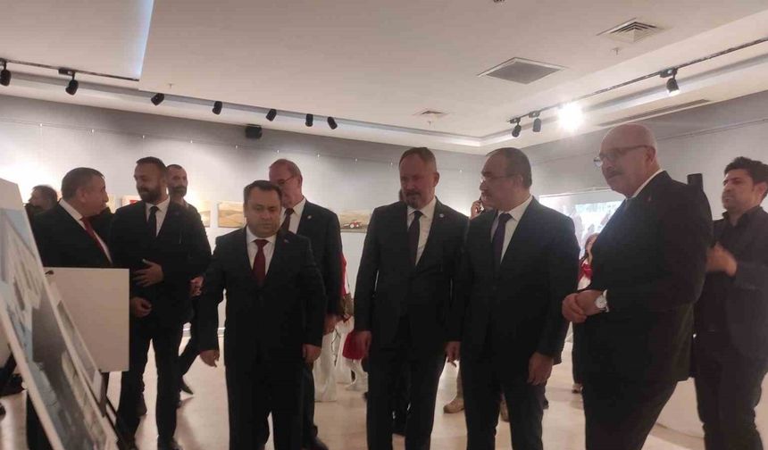 Tekirdağ’da “Cumhuriyet ve Atatürk” temalı sergi açıldı