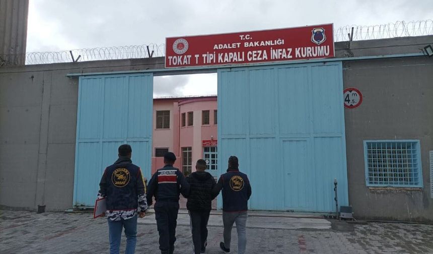 Tokat’ta çeşitli suçlardan aranan iki kişi yakalandı