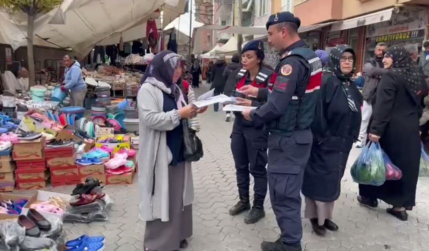 Pamukova'da jandarma ekipleri, vatandaşları dolandırıcılığa karşı uyardı