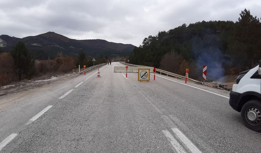 Ankara ile Sakarya’ya köprü olan yol trafiğe kapatıldı