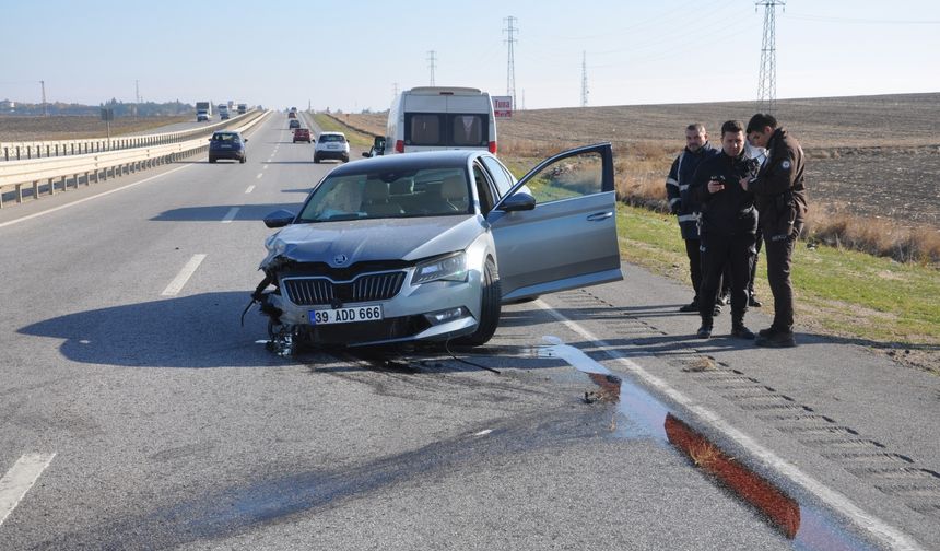 Kırklareli'nde bariyere çarpan otomobilin sürücüsü yaralandı