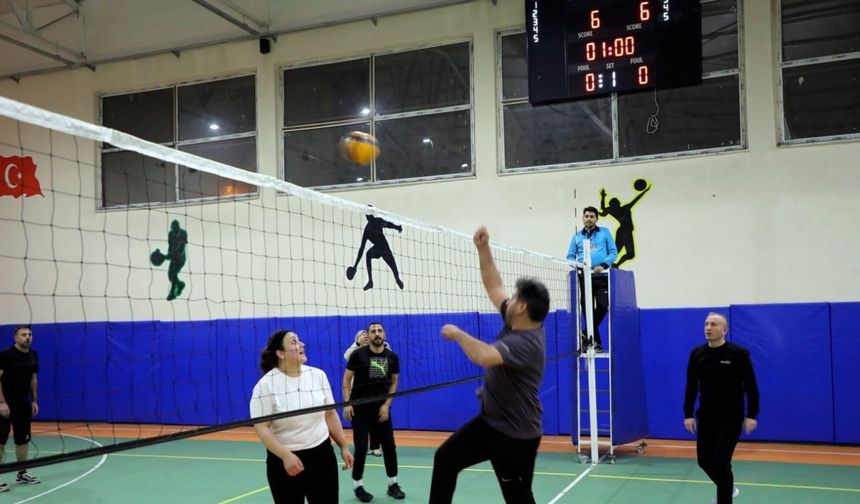 24 Kasım etkinliklerinde şehit öğretmenlere vefa maçı