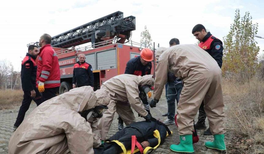 Ağrı’da gerçeği aratmayan afet tatbikatı