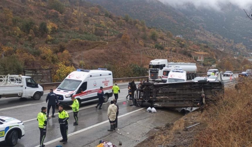 Osmaniye’de yolcu minibüsü devrildi: 6 kişi yaralandı