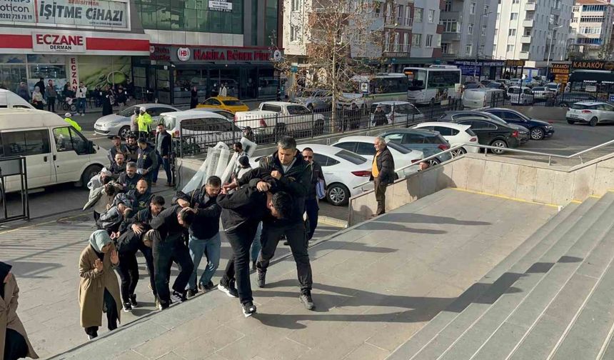 Polis kılığına giren çete 25 milyon lira dolandırıcılık yaptı