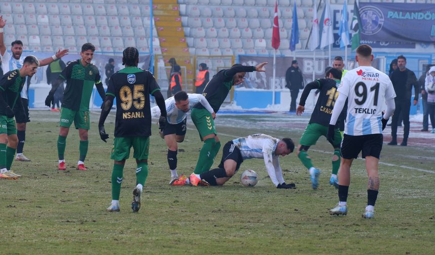 Trendyol 1. Lig: Erzurumspor FK: 0 - Sakaryaspor: 0 - MAÇTAN KARELER