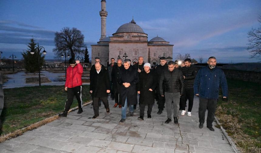 Edirne Valisi Sezer, Menzilahir Mahallesi sakinleriyle bir araya geldi