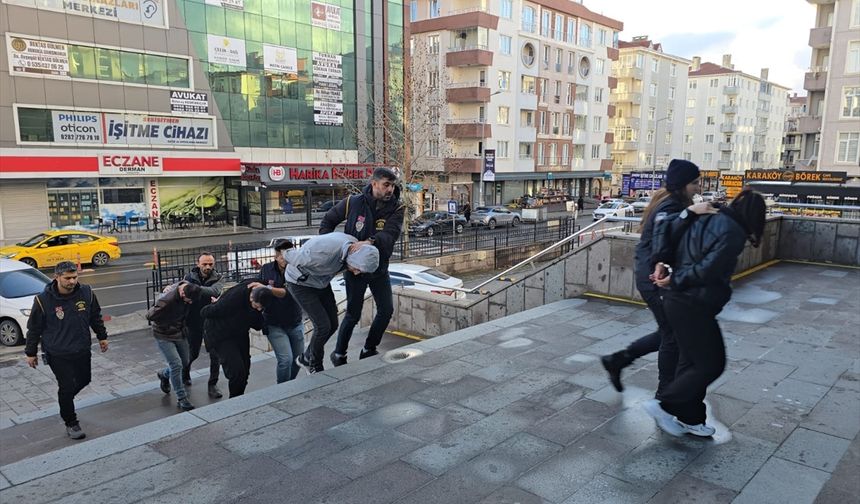 Tekirdağ'da kuyumcuya sahte altın sattıkları belirlenen 5 şüpheli tutuklandı