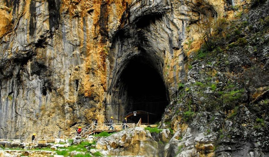 Aksu Zindan Mağarası kış sezonu nedeniyle ziyarete kapatıldı