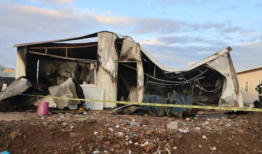 Elazığ’da konteyner yangını: 3 kişi yaralandı