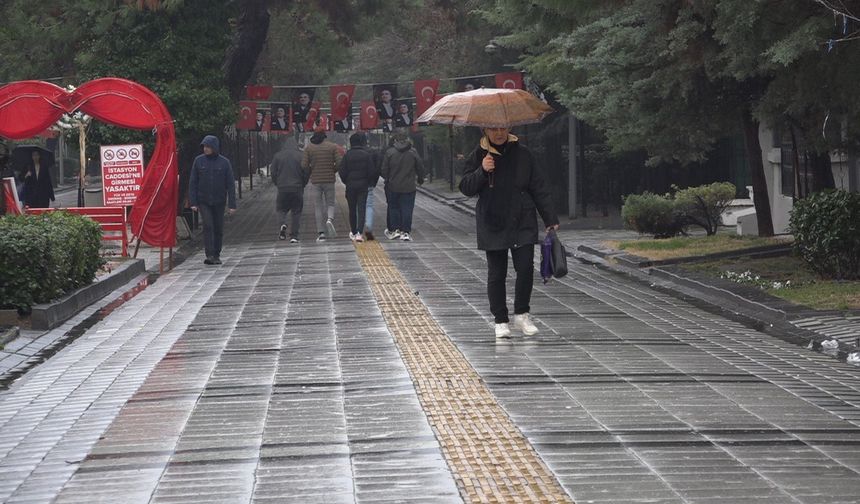 Kırklareli’nde sağanak yağış etkili oluyor