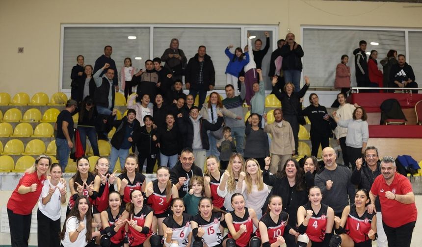 Şehzadeler Belediyesi Küçük Kızlar Voleybol Takımı final grubuna yükseldi