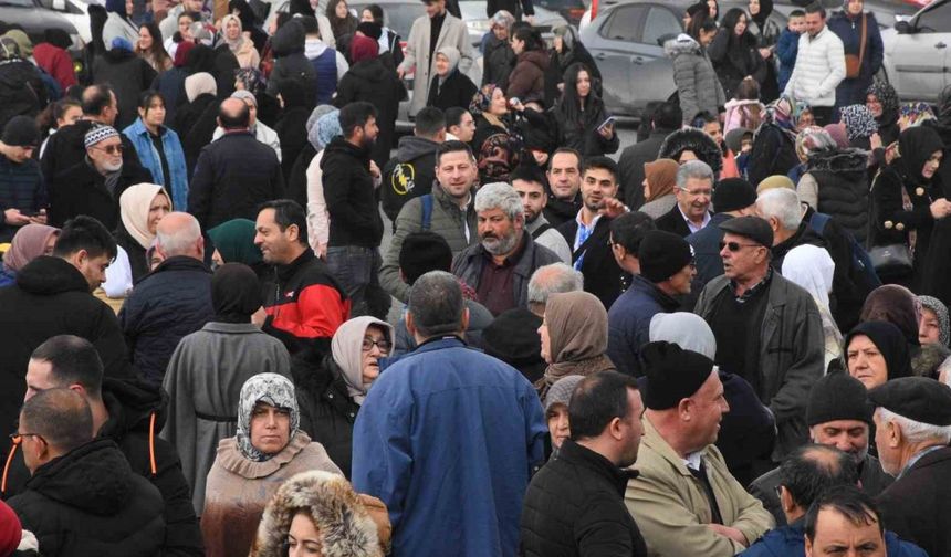 Afyonkarahisar’da umre kafilesi dualarla uğurlandı