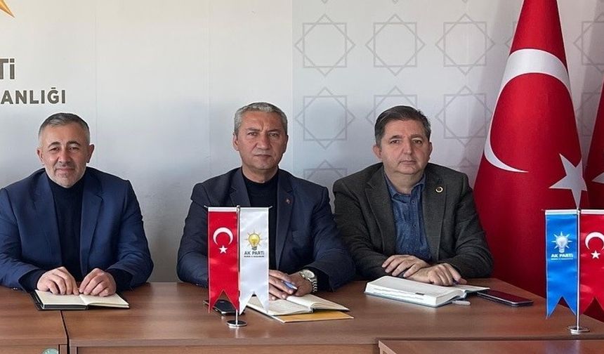 AK Parti İl Başkanı Yıldırım, muhtarlarla bir araya geldi