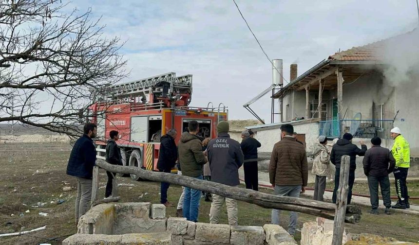 Aksaray’da sobadan çıkan yangında 1 kişi dumandan etkilendi