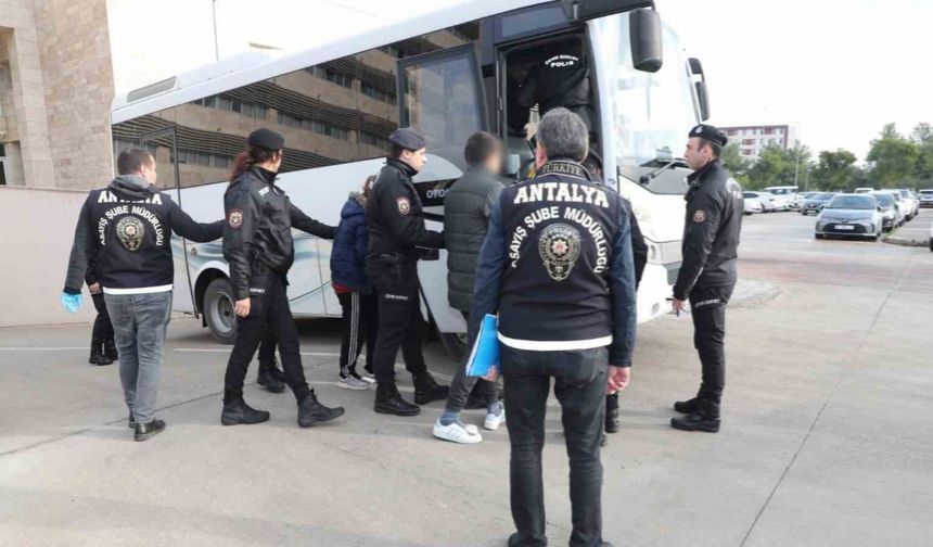 Antalya’da son 1 haftada 483 aranan şahıs yakalandı