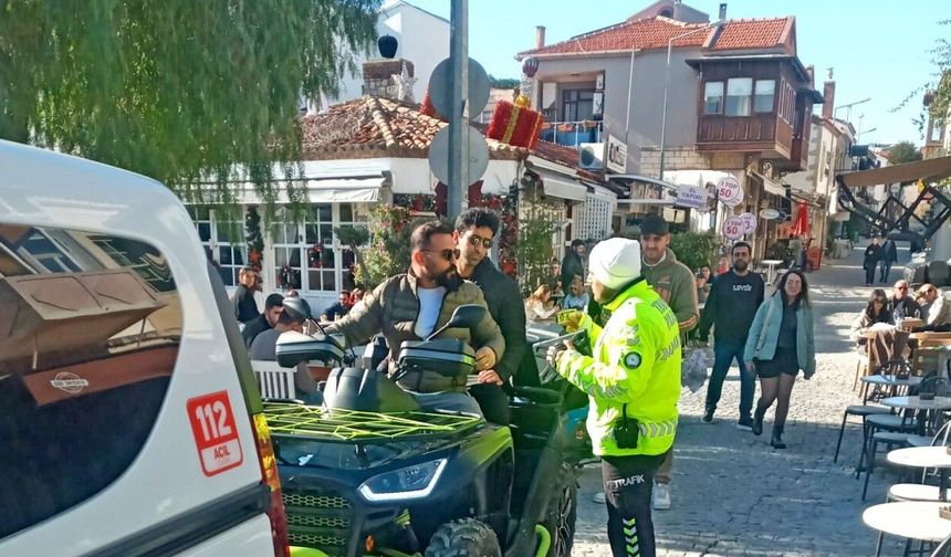 Çeşme’de motosiklet denetimlerinde 23 sürücüye ceza