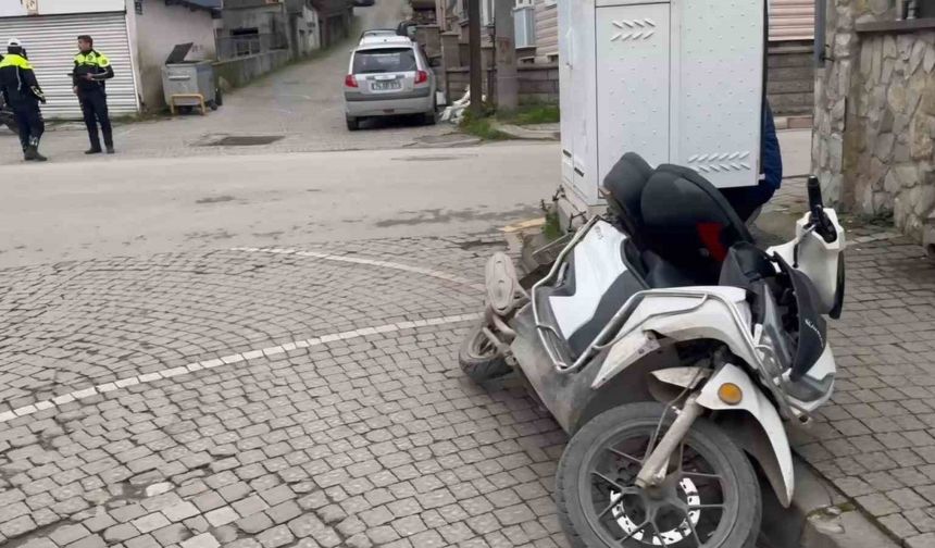 Ehliyetsiz sürücü yediği para cezasının hırsını motosikletten çıkardı