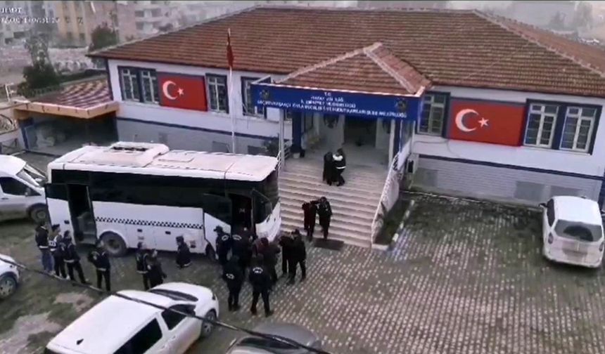 Göçmen kaçakçılarına operasyon: 18 şahıs tutuklandı, 59 göçmen yakalandı