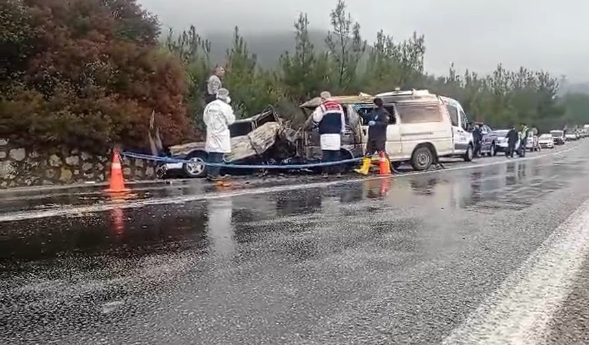 İzmir’deki kazada can pazarı: 1 kişi yanarak öldü, 3 kişi yaralandı