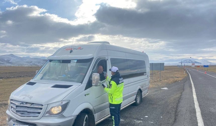 Kars’ta Jandarmadan şok güvenlik uygulamaları