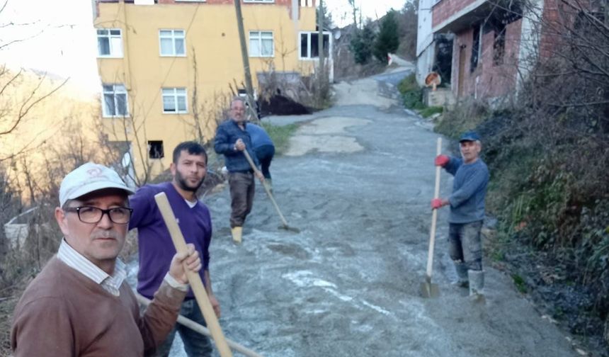 Köylülerden yol yapımında dayanışma örneği